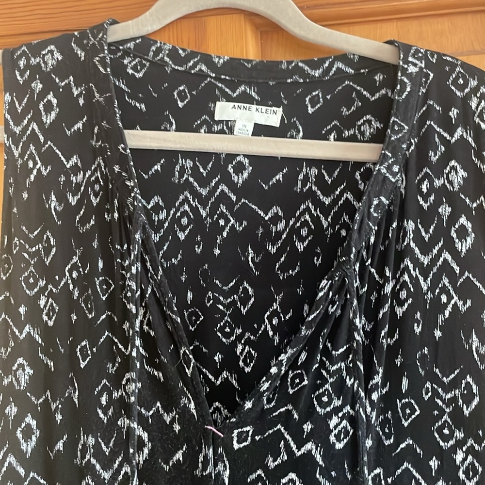 Black and White Patterned Dress - Picture 2 of 3